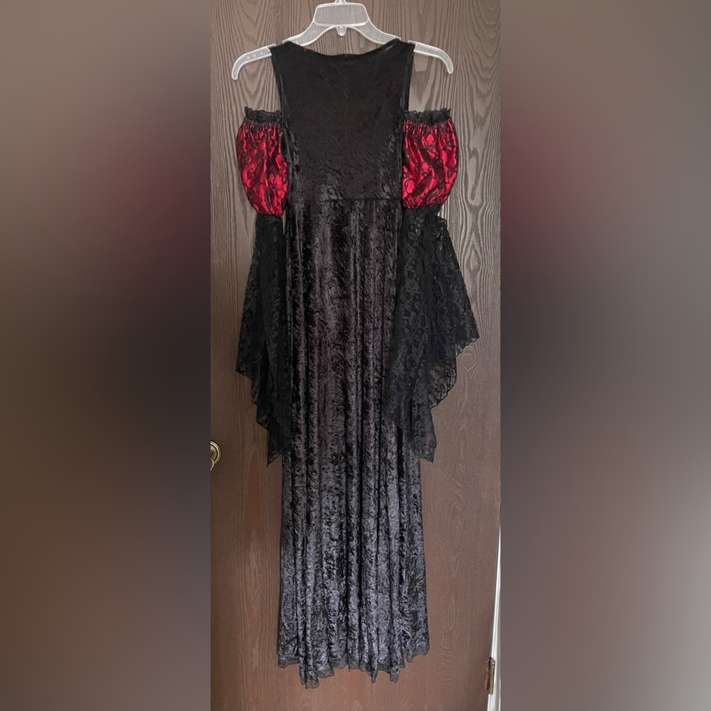 Goth Prin’zez (vampire) Halloween Costume - Picture 5 of 16